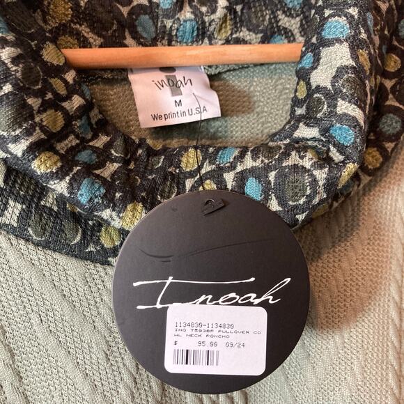 NWT Inoah Dog and Cat Pullover Cowl Neck Green Cable Knit Poncho Sweater Top - Picture 12 of 14